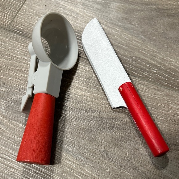 Melissa & Doug Ice Cream Sundae Set with Red and Silver Accents - Picture 4 of 4